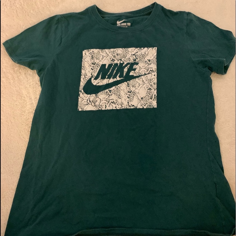 A medium Nike tee